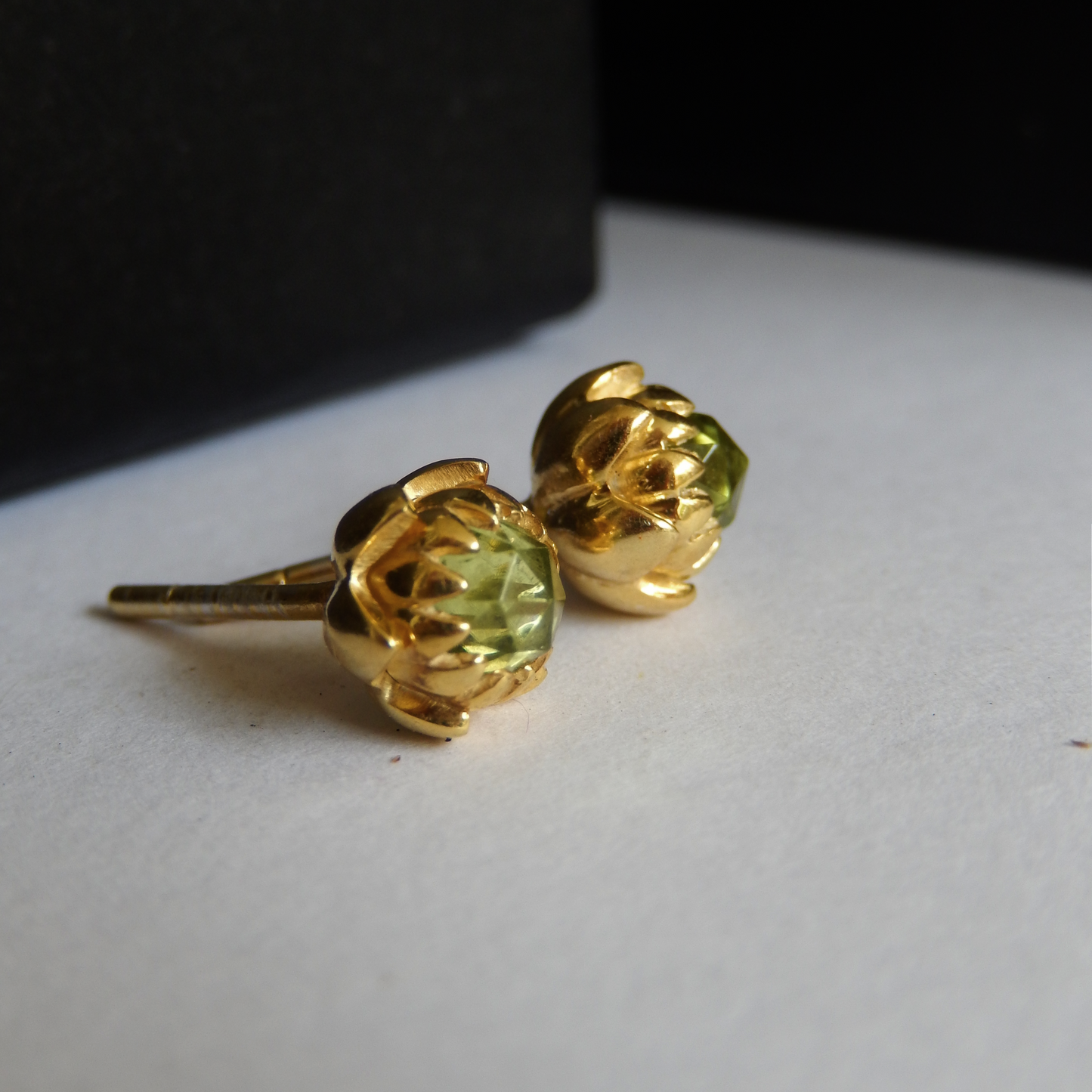 Solid 9ct Yellow Gold Petite Protea Stud Earrings (Peridot)