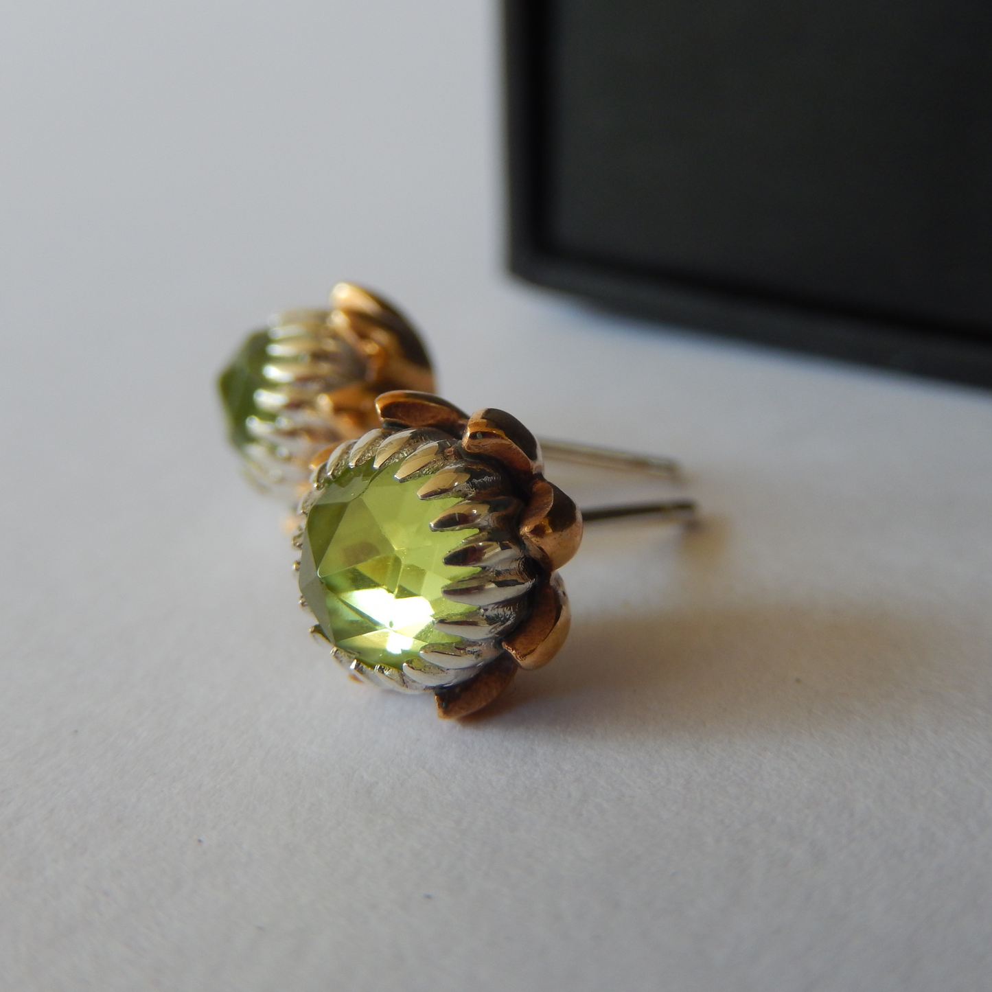 Bold Protea Stud Earrings (Peridot)